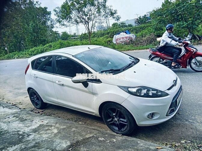 Ford Fiesta 2011 1.6L Trắng 1500000 km