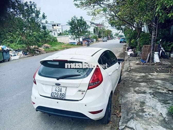 Ford Fiesta 2011 1.6L Trắng 1500000 km