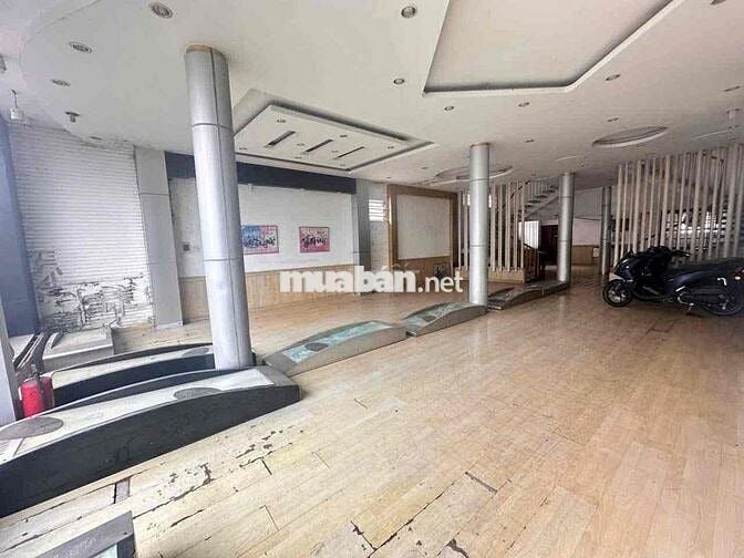 Cho thuê mặt bằng góc 2 mặt tiền đường Trần Hưng Đạo  ngang hơn 7met