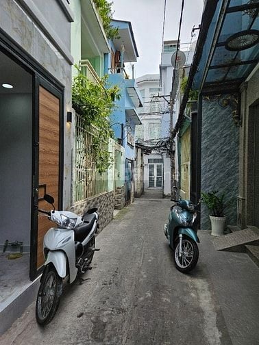 Bán nhà hẻm Hòa Hưng giáp CMT8 hẻm đẹp nhà mới xây 4 tầng chỉ 7,6 tỷ.