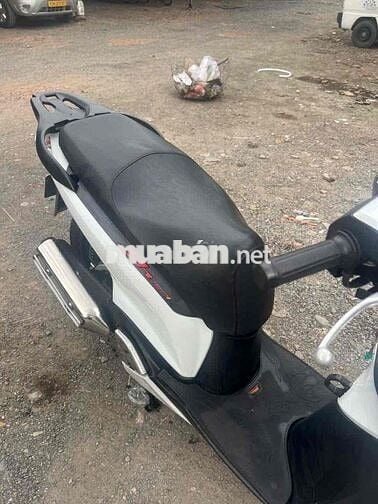 xe dẹp  phụ nữ đi