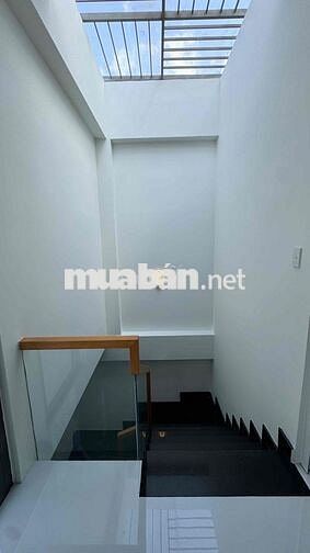 Nhà Nguyễn Văn Yên siêu đẹp sát vách công viên. Giá 8,8 tỉ