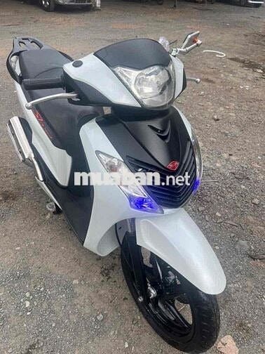 xe dẹp  phụ nữ đi