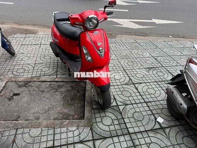 Xe máy Elizabeth màu Đỏ sơn bóng đẹp