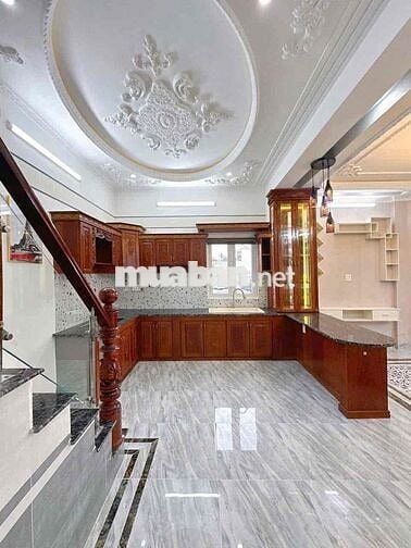 Bán nhà góc 2 mặt tiền trục chính hẻm 567 Hồ Bún Xáng có chổ đậu oto