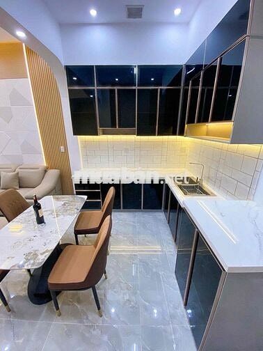 BÁN NHÀ ĐẸP FULL NỘI THẤT HẺM 388 CẦN THƠ