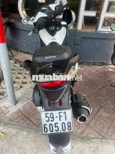 xe dẹp  phụ nữ đi