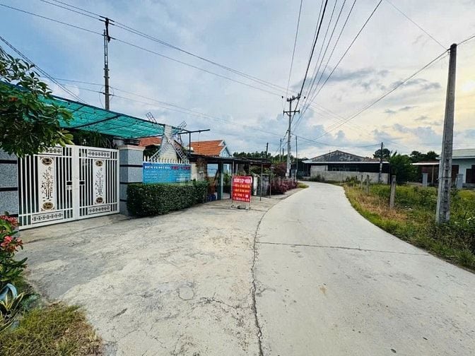 BÁN NHÀ GẦN TT NINH HÒA - KHU KINH TẾ VÂN PHONG ( KHÁNH HÒA )