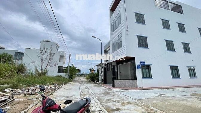 Lô Góc 2 Mặt Tiền TĐC Hòn Rớ 2 Phước Đồng  Sổ Đỏ Riêng