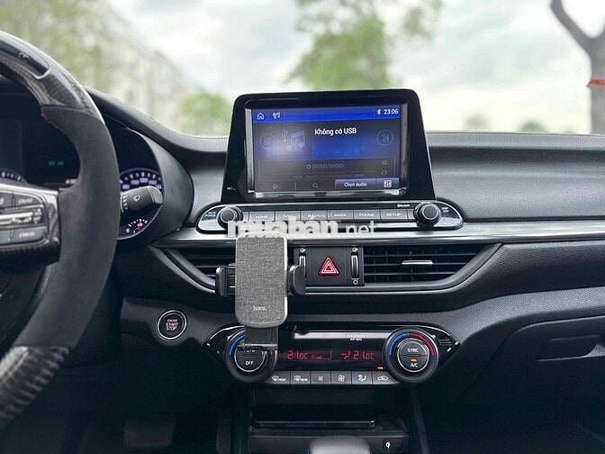 Kia Cerato 2019 2.0 AT Premium - 82000 km