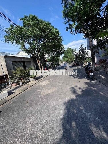 chỉ bốn sáu triệu/1m2 có ngay lô đất đẹp Sát Biển Tân Trà