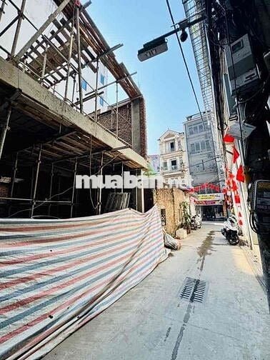 CCNM 7 TẦNG THANG MÁY Ô Tô Đỗ Cổng