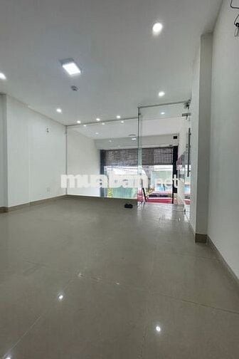 Cho thuê mặt bằng nhỏ 11m² – 102 Hoa Cúc, Phú Nhuận – 6 triệu/tháng