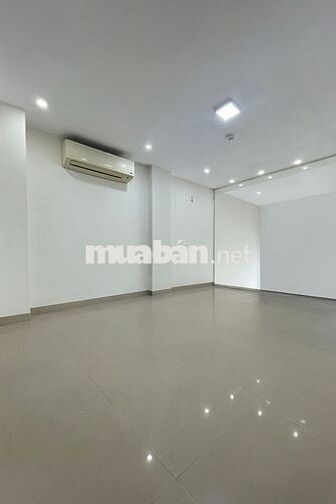 Cho thuê mặt bằng nhỏ 11m² – 102 Hoa Cúc, Phú Nhuận – 6 triệu/tháng