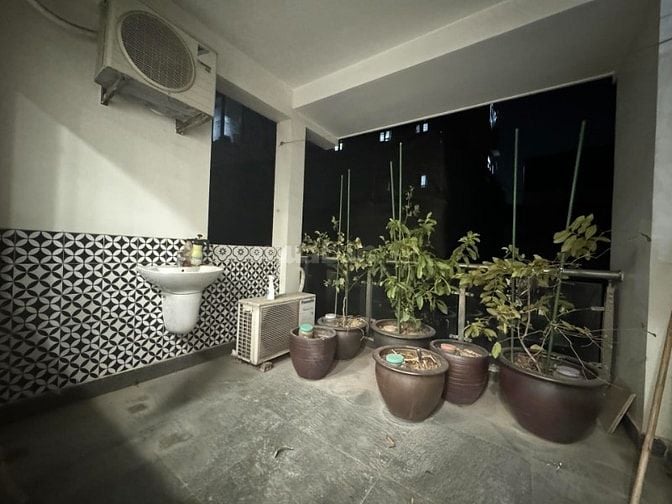 Cho thuê nhà nguyên căn Hồng Mai, Bạch Mai, ô tô lùi tận cửa, 12tr/th