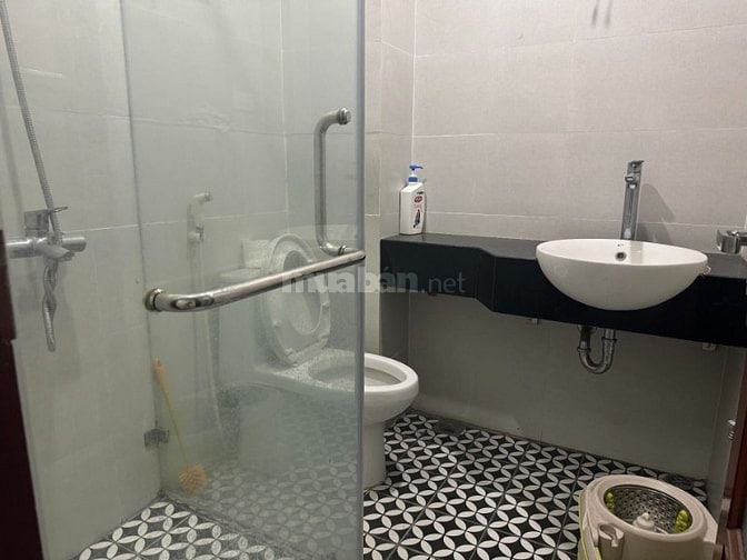 Cho thuê nhà nguyên căn Hồng Mai, Bạch Mai, ô tô lùi tận cửa, 12tr/th