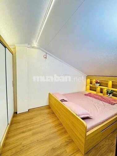 Tập thể Thanh Nhàn, tầng 2 DT 65m2, 2 ngủ, ban công, bãi ô tô, đủ công