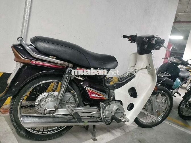 Honda Dream Việt đời đầu máy thái
