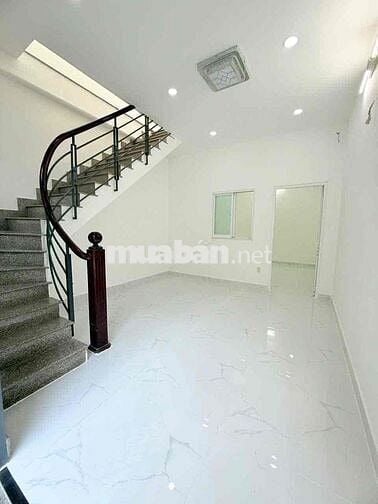 bán gấp nhà ngay Trg Hồng đức-sát Aeon