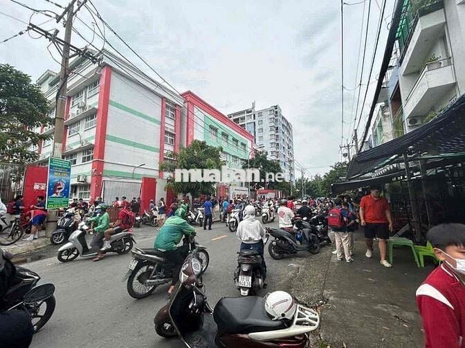 bán gấp nhà ngay Trg Hồng đức-sát Aeon