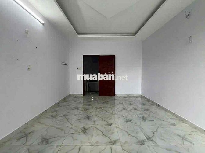 cho thuê nhà rộng,trung tâm 2p 11tr