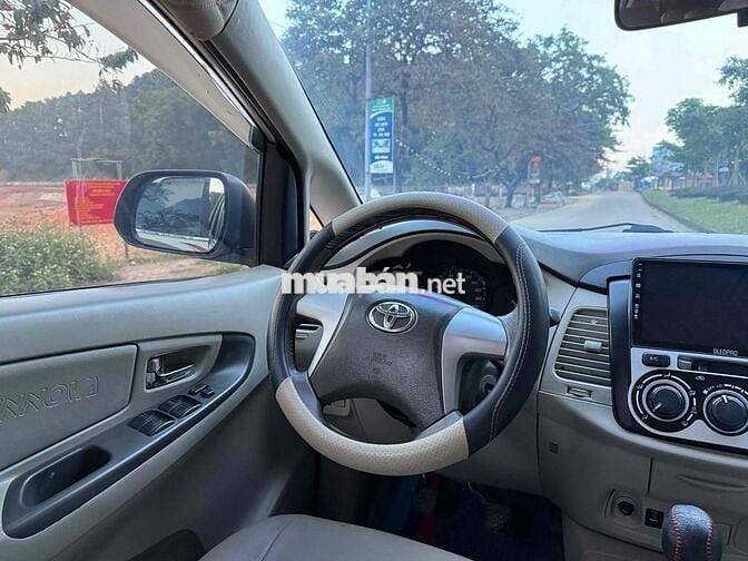 Toyota Innova 2014 Số sàn Vàng cát