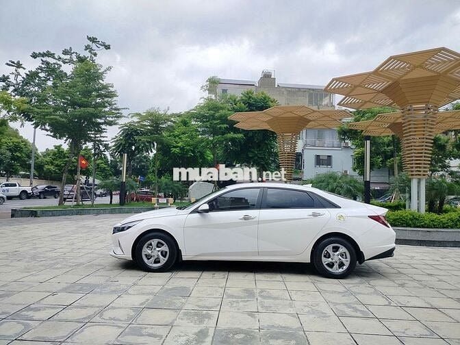 Hyundai Elantra 1.6AT tiêu chuẩn – Sản xuất 2022