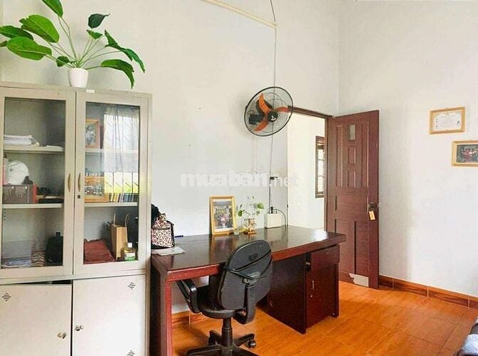 Cho thuê nhà cao cấp nguyên căn 3 phòng ngủ