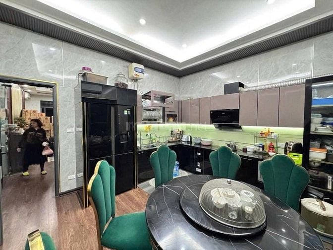 Bán nhà Trích Sài - Tây Hồ 90m2, ngõ thông, gần hồ tây, ở luôn