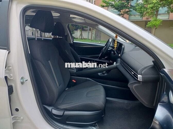 Hyundai Elantra 1.6AT tiêu chuẩn – Sản xuất 2022