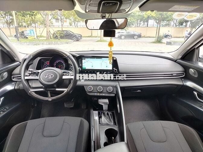 Hyundai Elantra 1.6AT tiêu chuẩn – Sản xuất 2022