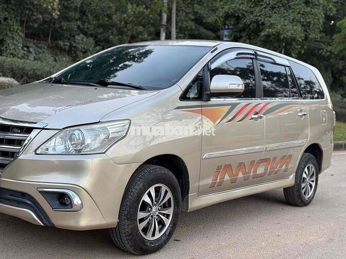 Toyota Innova 2014 Số sàn Vàng cát