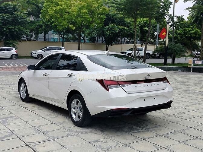 Hyundai Elantra 1.6AT tiêu chuẩn – Sản xuất 2022