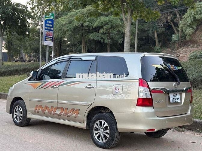 Toyota Innova 2014 Số sàn Vàng cát