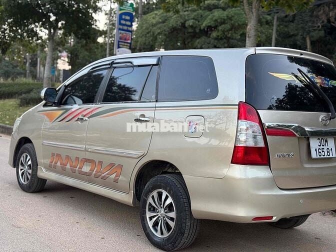 Toyota Innova 2014 Số sàn Vàng cát