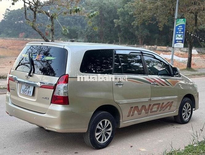 Toyota Innova 2014 Số sàn Vàng cát