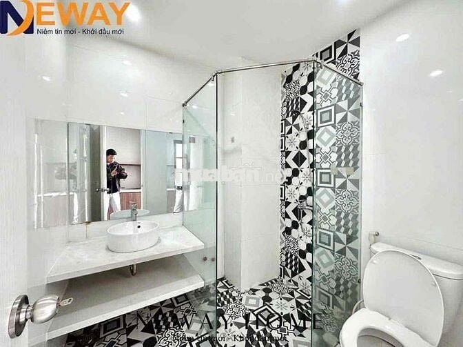 PHÒNG TRỌ CÓ GÁC CÁCH ĐH CÔNG THƯƠNG 3km_ CÓ THANG MÁY_ KO CHUNG CHỦ