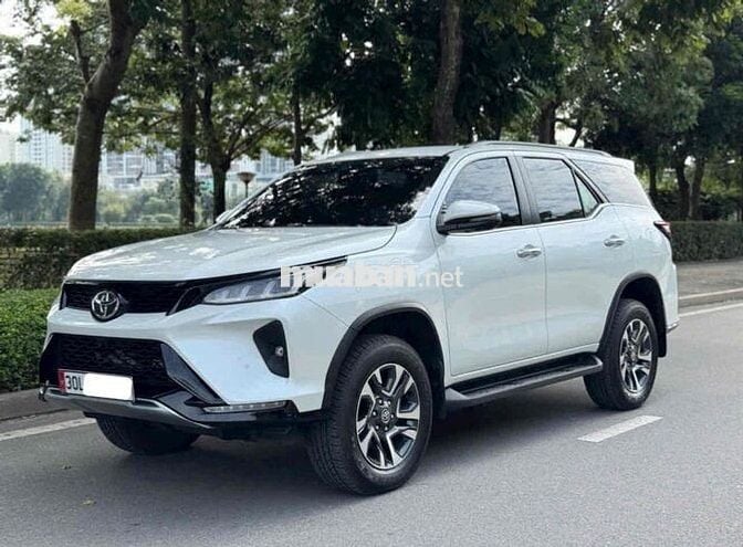 Toyota Fortuner 2024 (full dầu) lăn bánh 1vạn km