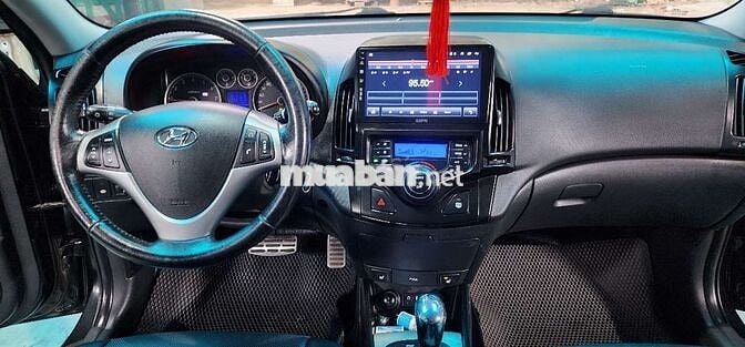 Hyundai i30 Đen 5 chỗ Số tự động