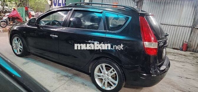 Hyundai i30 Đen 5 chỗ Số tự động