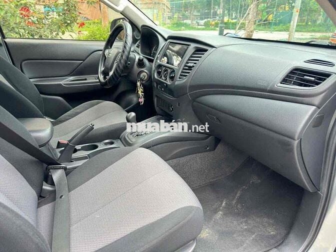 Mitsubishi Triton 2021 Một cầu Bạc