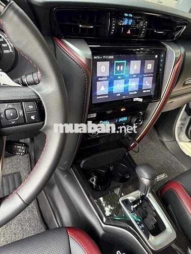 Toyota Fortuner 2024 (full dầu) lăn bánh 1vạn km