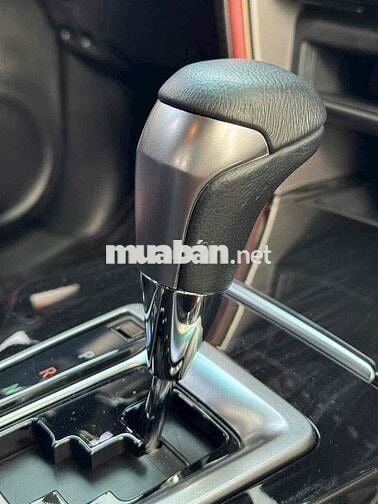 Toyota Fortuner 2024 (full dầu) lăn bánh 1vạn km