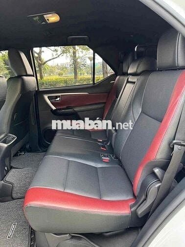 Toyota Fortuner 2024 (full dầu) lăn bánh 1vạn km