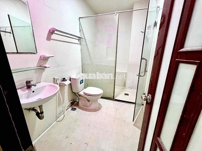 CHO THUÊ STUDIO BAN CÔNG MẶT TIỀN NGUYỄN THÁI BÌNH SIÊU TO