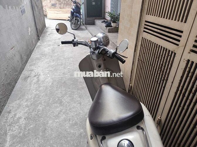Honda Crea 50cc màu Trắng