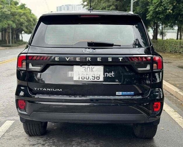 Ford Everest 2023 Titanium 2.0L 4x2 AT - 30000 km