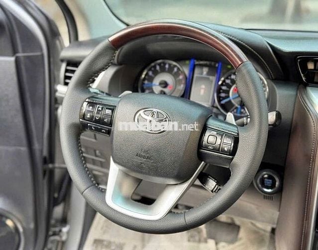 Toyota Fortuner 2018 Xăng Tự động Bạc