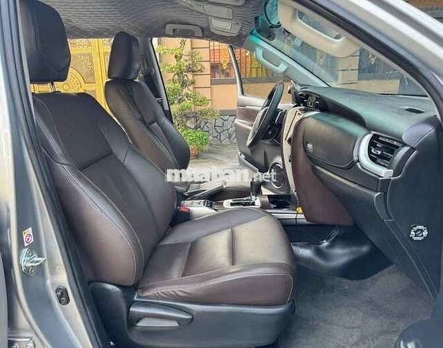 Toyota Fortuner 2018 Xăng Tự động Bạc