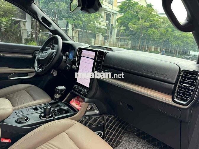 Ford Everest 2023 Titanium 2.0L 4x2 AT - 30000 km